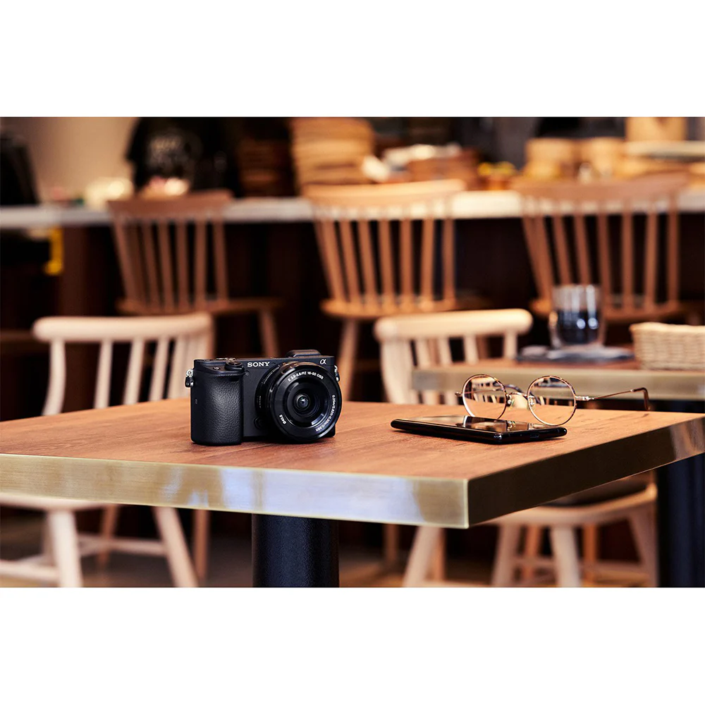 Sony Alpha 6400 E-mount camera with APS-C sensor (ILCE-6400L) | 24.2 MP Mirrorless Camera, 11 FPS, 4K/30p, with a 16-50mm Power Zoom lens. - Image 7