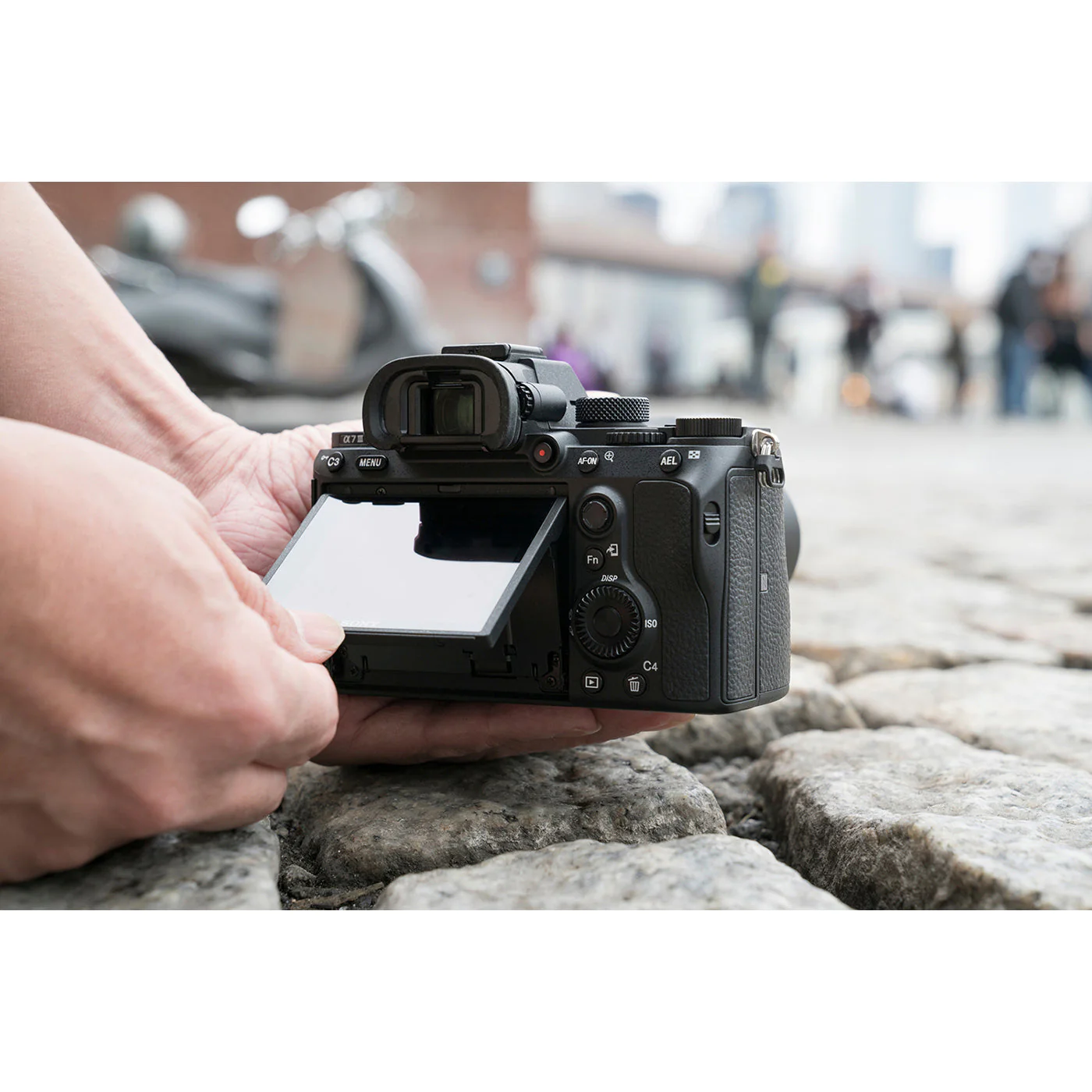 Sony Alpha ILCE-7M3M with all new lens FE 28-70mm F3.5-5.6 OSS II | Full-Frame Hybrid Camera 24.2MP Interchangeable-Lens Mirrorless Camera|4K HDR Video Recording - Black - Image 6