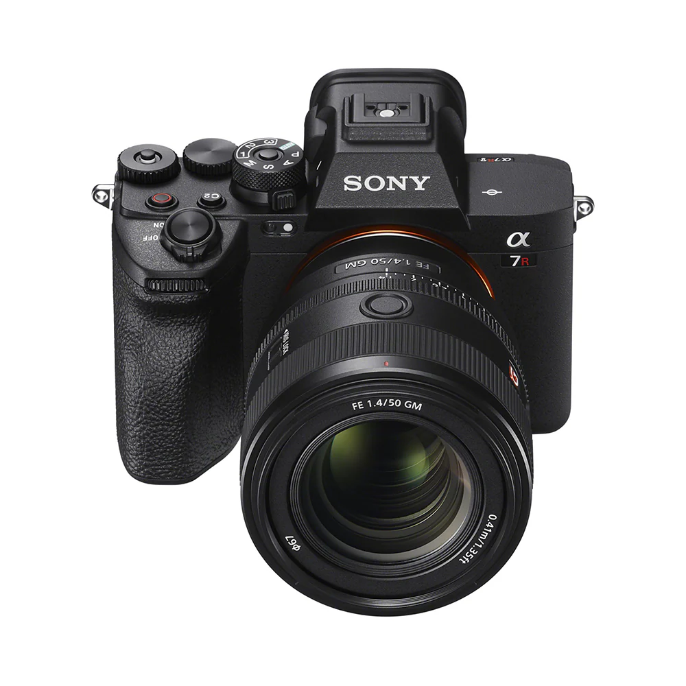 Sony E Mount FE 50 mm F1.4 GM Full Frame Lens (SEL50F14GM) | Lightweight & Compact | Beautiful Bokeh | Extraordinary Resolution - Image 2